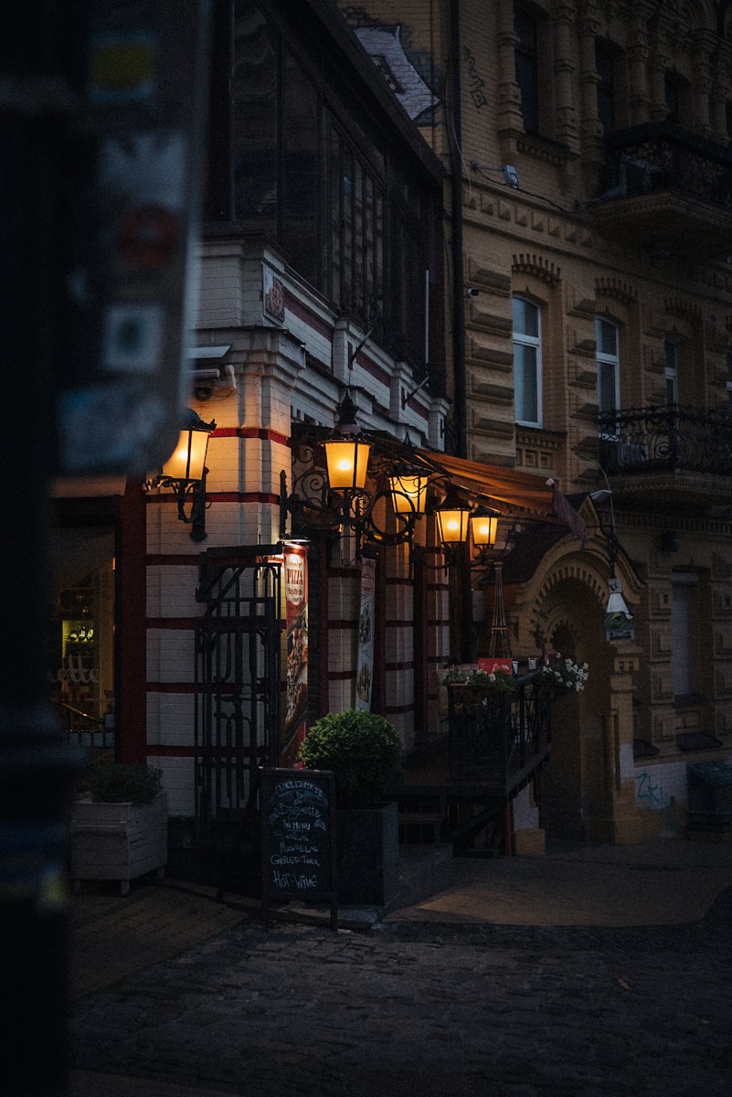 a building that has a bunch of lights on it